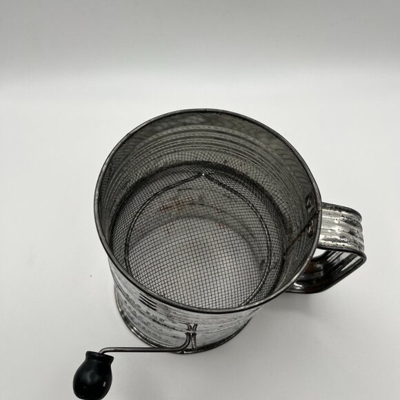 Vintage Bromwell’s 3 Cup Flour Sifter USA Tin Hand Crank Mid Century Farmhouse - Picture 6 of 7